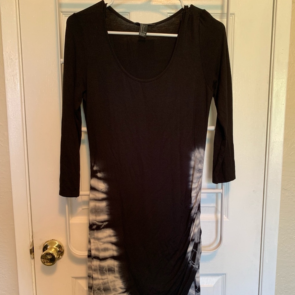 L Black Tiedye F21 Wrap Dress